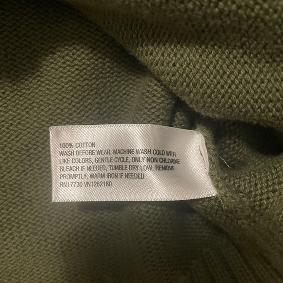 Boy’s Cat and Jack Olive Green Bear Pattern Sweater, size 6-7 - Picture 4 of 5